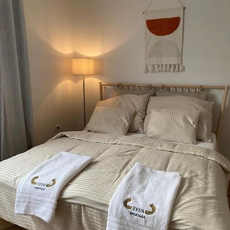 Zeus Apartman Rajecke Teplice Bagian luar foto