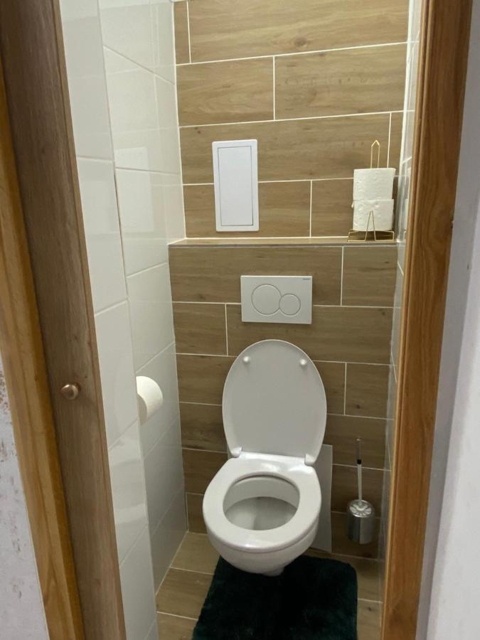 Zeus Apartman Rajecke Teplice Bagian luar foto
